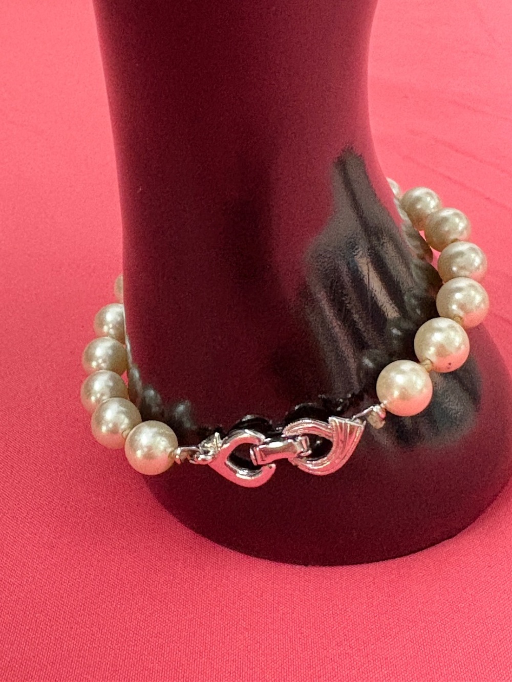 Vintage Petite Faux-Pearl Bracelet with Decorative Clasp — 5.8"
